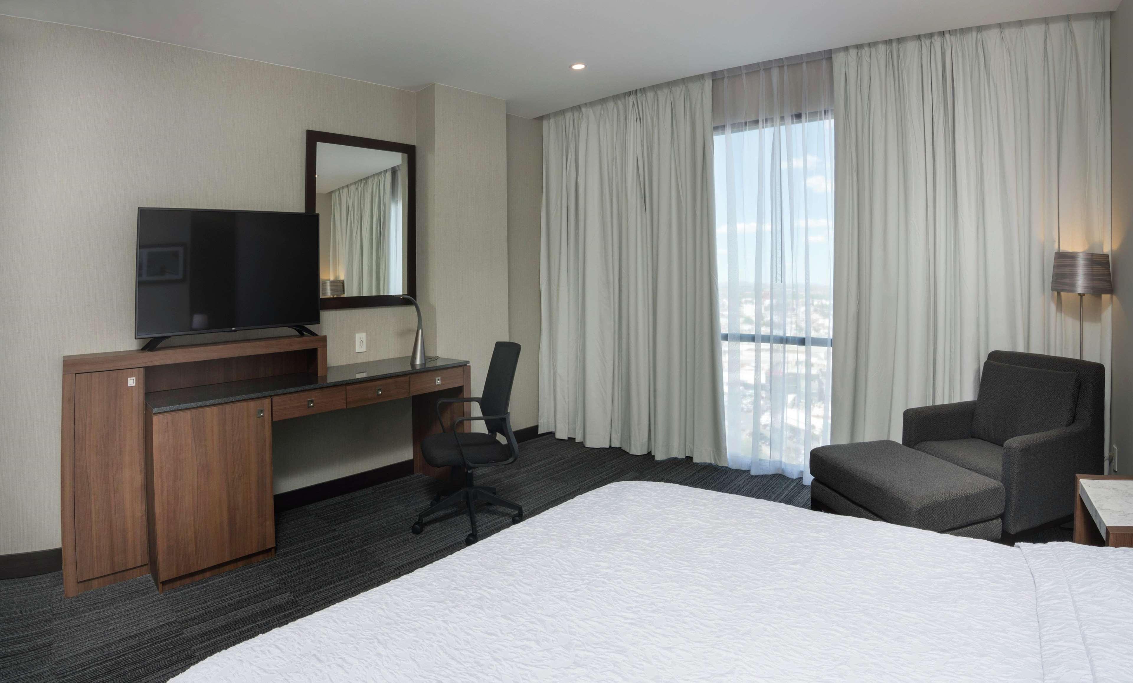 Hampton Inn And Suites San Luis Potosi Slp Bagian luar foto