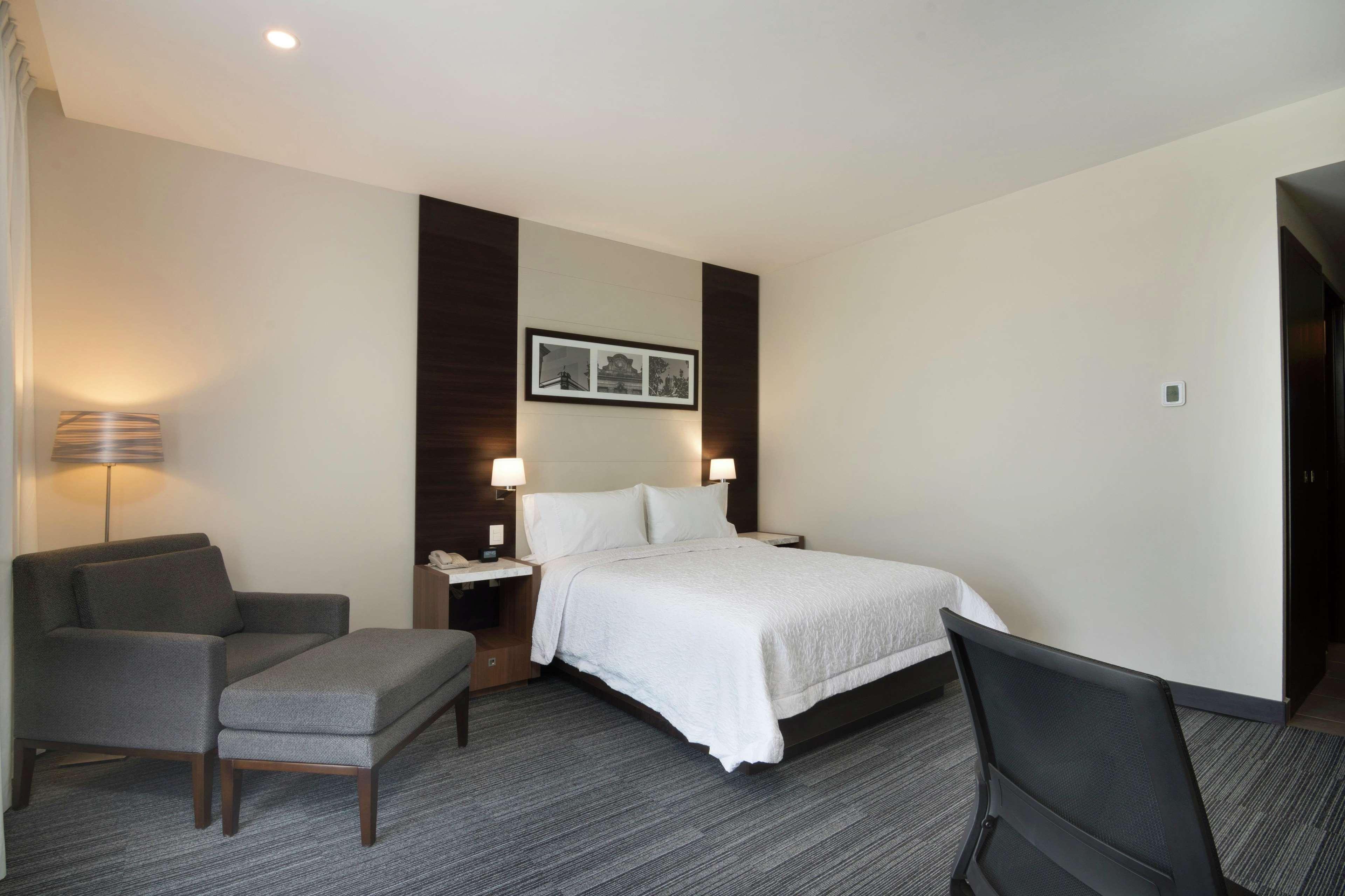 Hampton Inn And Suites San Luis Potosi Slp Bagian luar foto