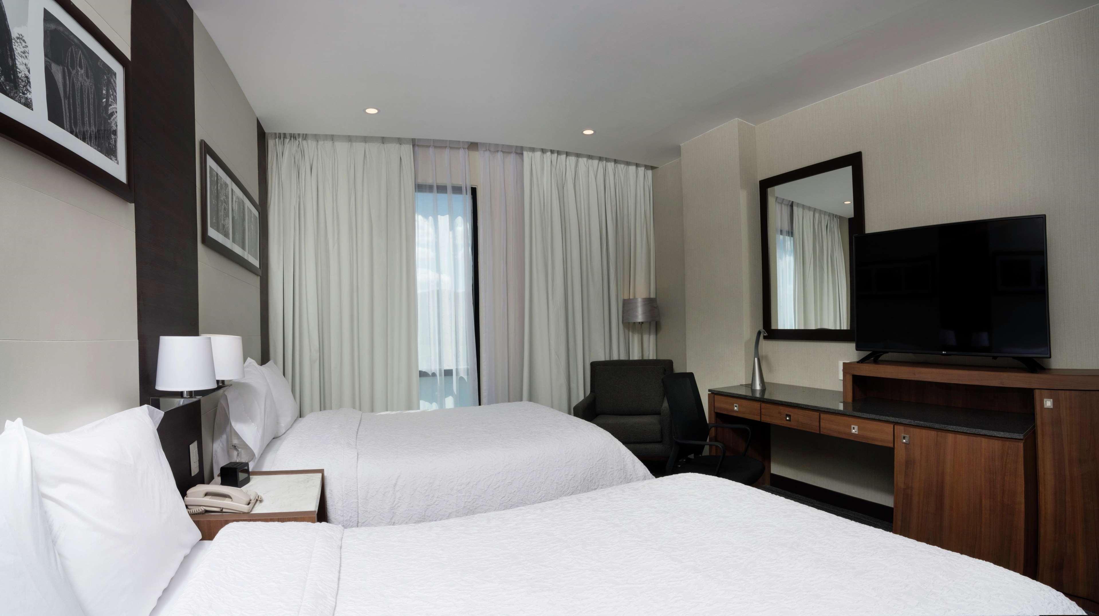 Hampton Inn And Suites San Luis Potosi Slp Bagian luar foto