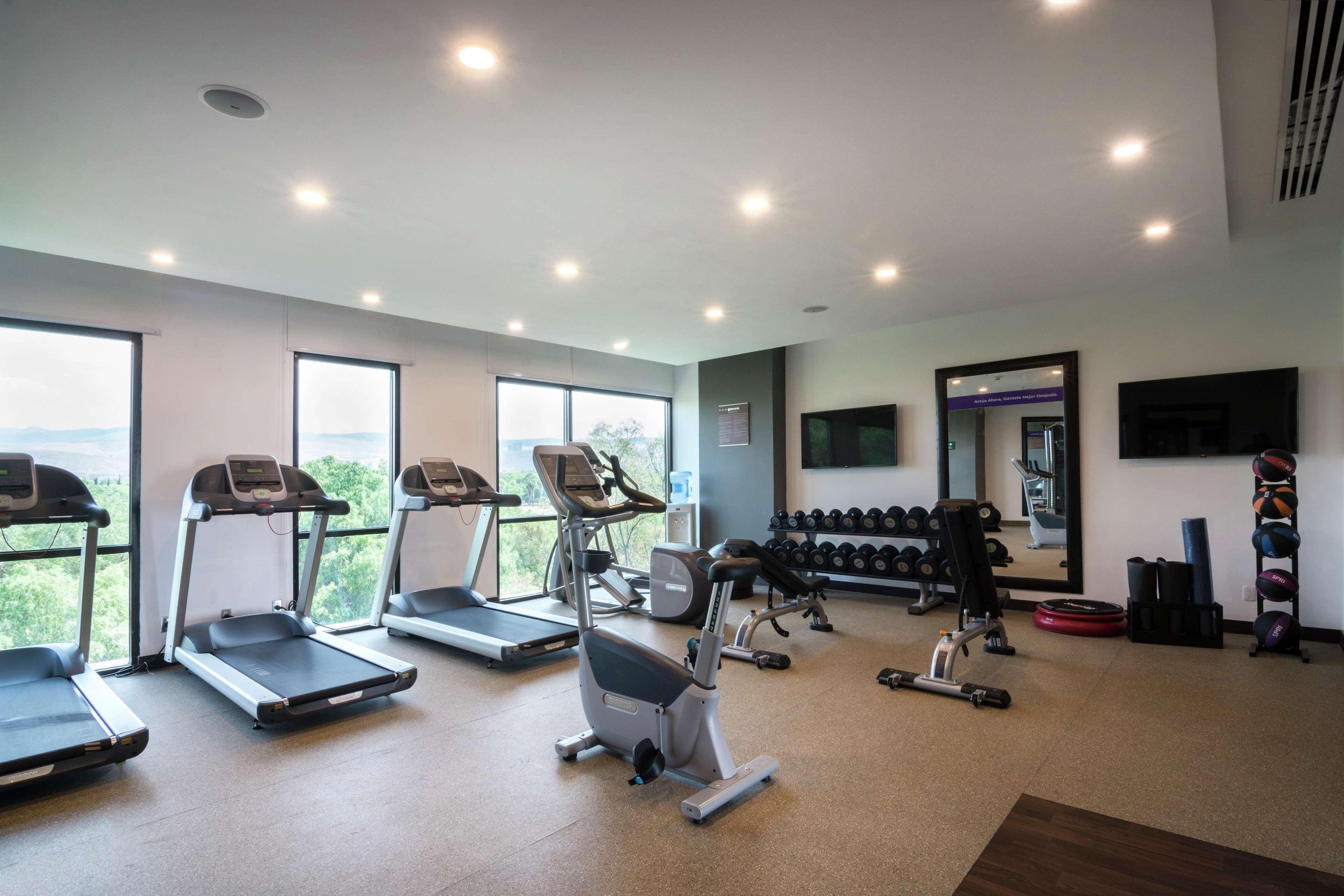Hampton Inn And Suites San Luis Potosi Slp Bagian luar foto