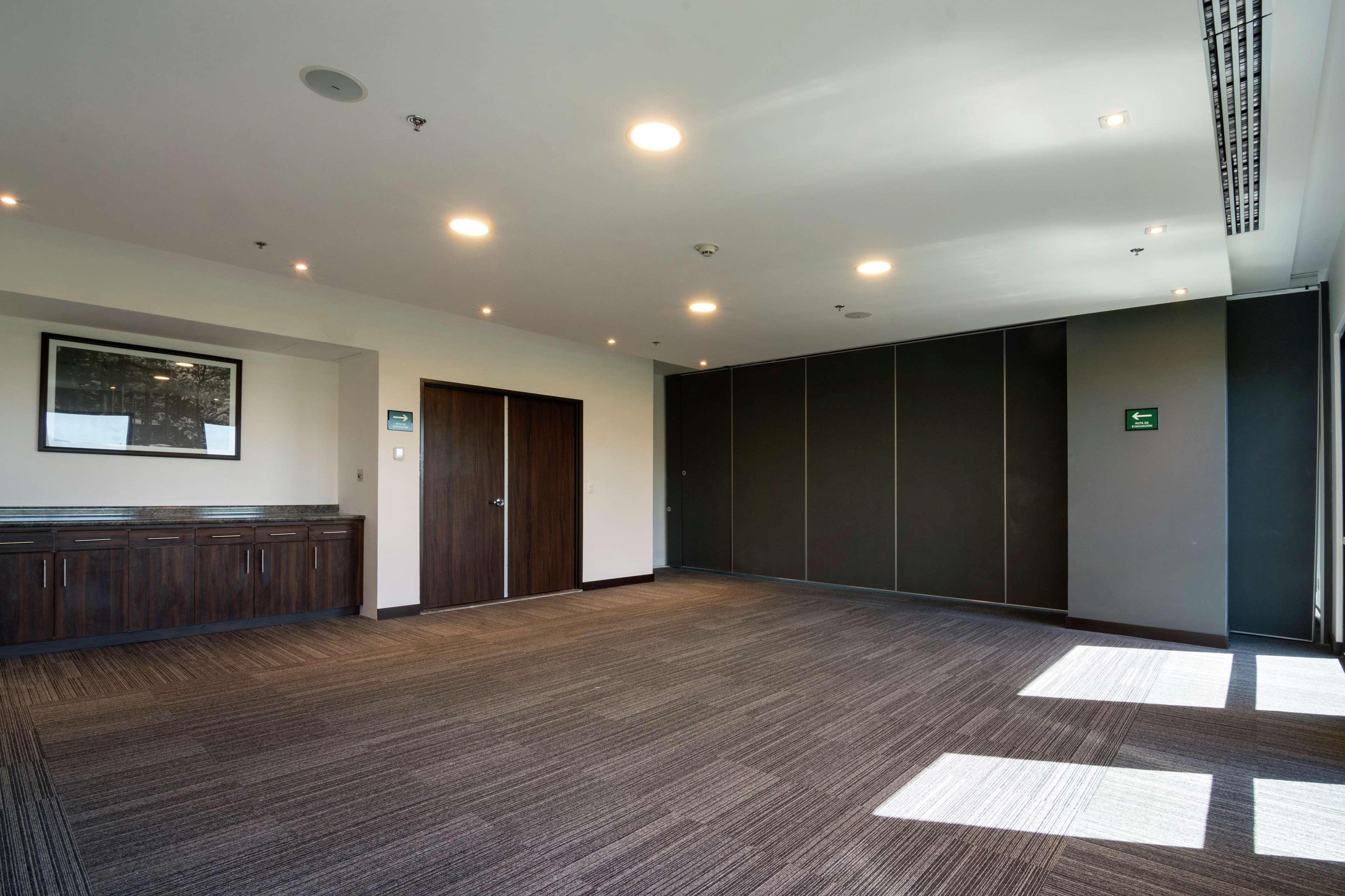 Hampton Inn And Suites San Luis Potosi Slp Bagian luar foto