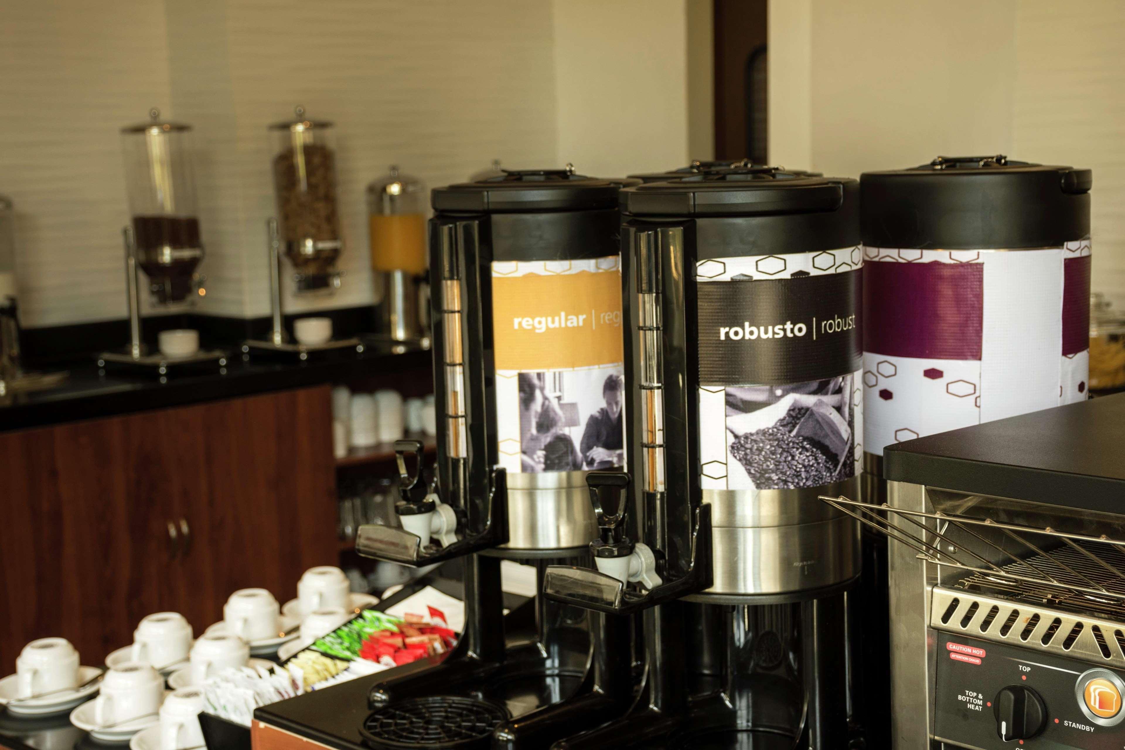 Hampton Inn And Suites San Luis Potosi Slp Bagian luar foto