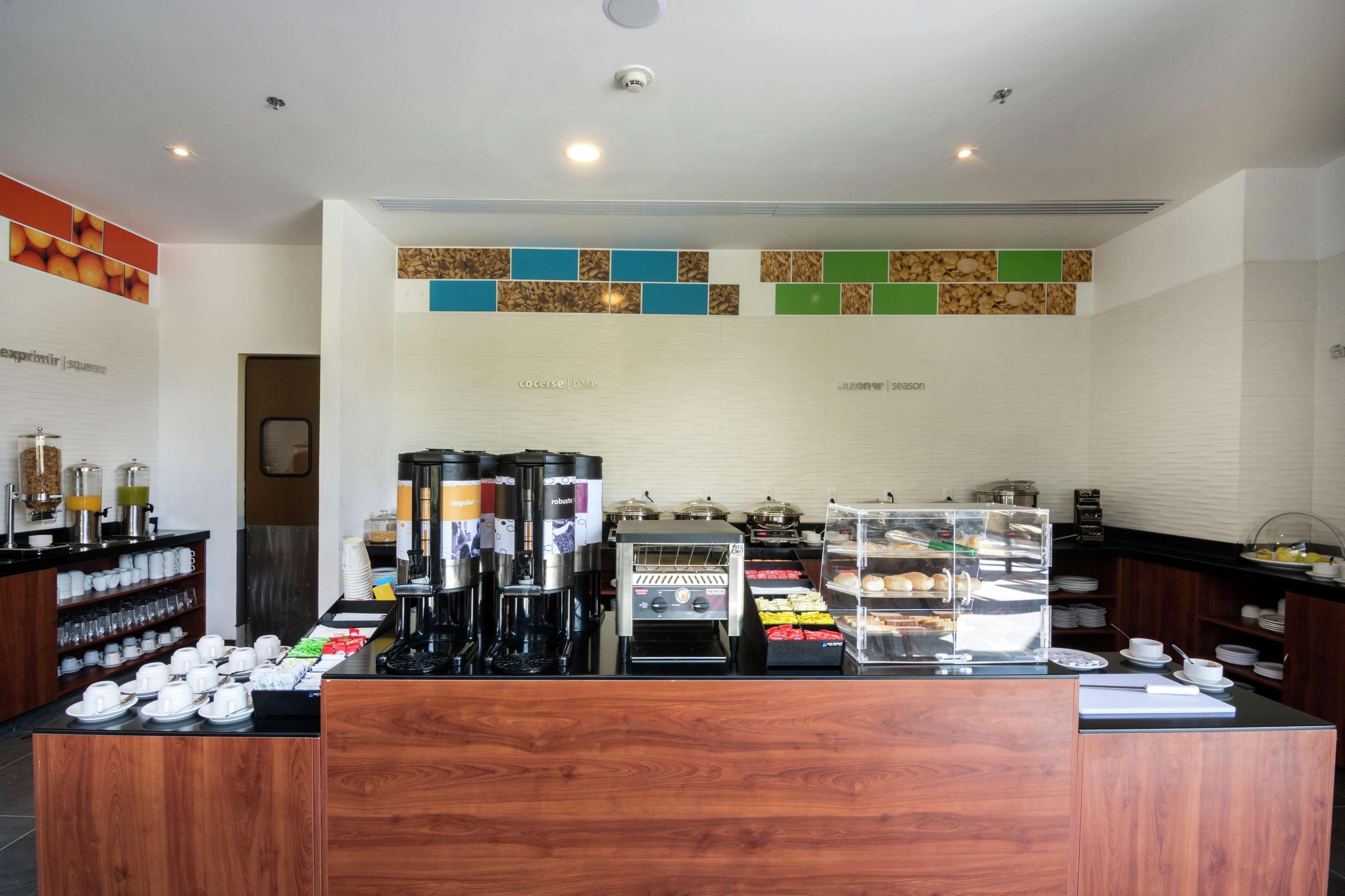 Hampton Inn And Suites San Luis Potosi Slp Bagian luar foto
